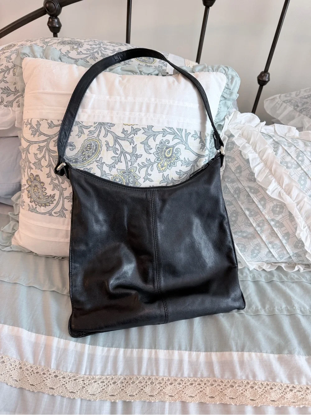 VTG The Sak Family Classic Black Leather Shoulder Bag